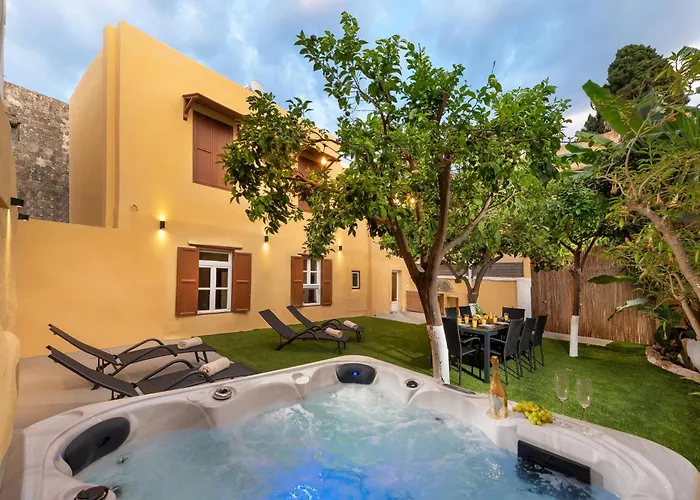 3-4 Bedrooms Villa In Old Town